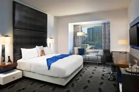 W Dallas - 54