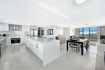 ULTIQA Beach Haven At Broadbeach - 45