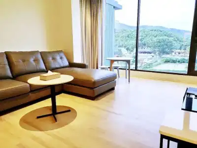 Balcony Seaside Sriracha & Serviced Apartments (SHA Extra Plus) - 205