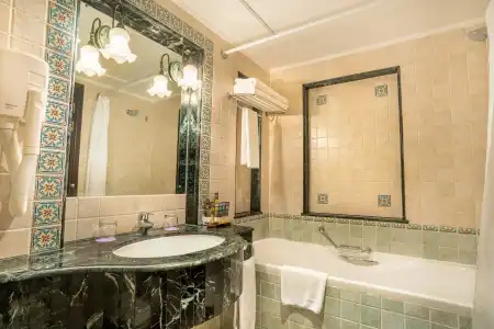 Novotel Bahrain Al Dana Resort - 43