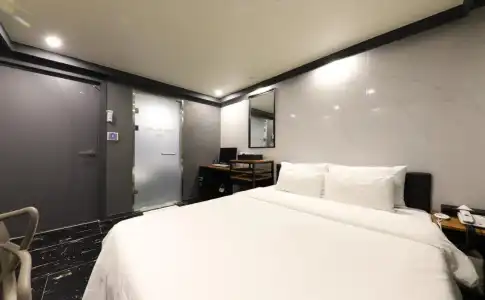 HY Realty - 3