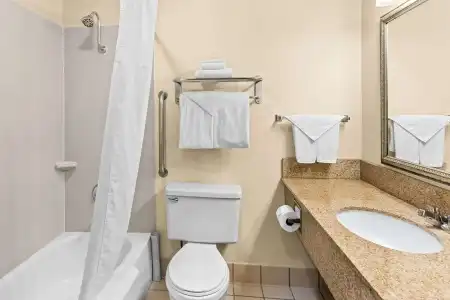 Quality Inn & Suites Vancouver - Hazel Dell - 73