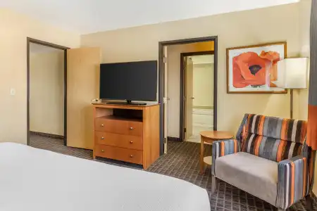 Best Western Plus Scottsdale Thunderbird Suites - 83