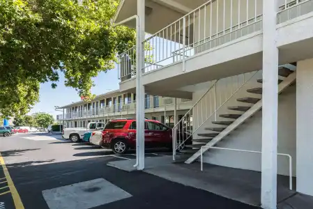 Motel 6 Reno - Virginia Plumb - 8