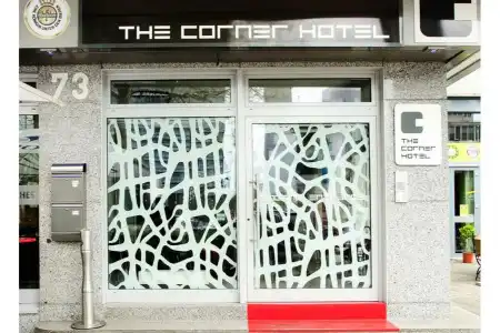 Homaris The Corner – Self-Check In - 12