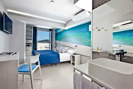 Ryans La Marina - 129