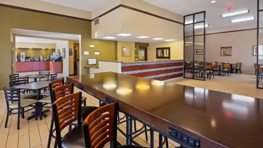 Best Western Ambassador Inn & Suites - 35