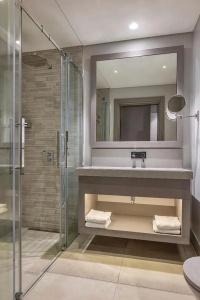 Billionaire Ramada Plaza by Wyndham Batumi - 57