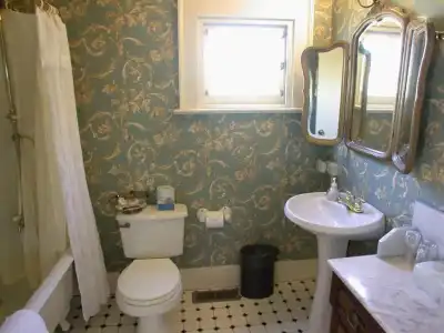 Martine Inn - 53