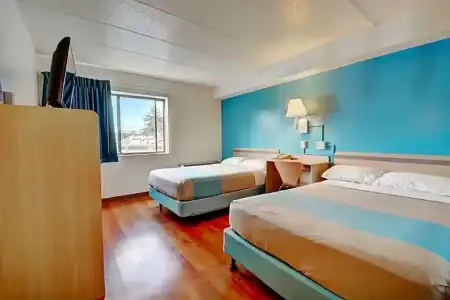 Motel 6 Newport, RI - 18