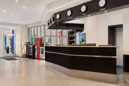 Ramada By Wyndham Bottrop - 1