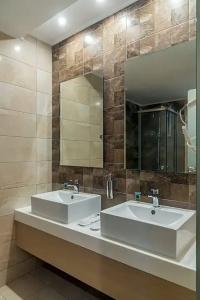 Agrelli & Suites - 217