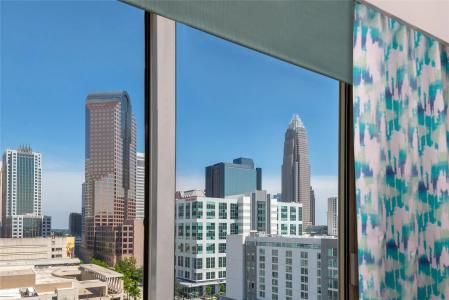 Hilton Garden Inn Charlotte Uptown - 40
