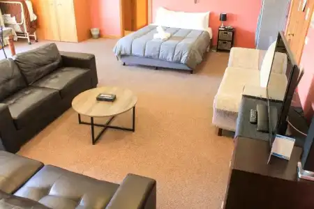 St Georges Motor Inn - 94