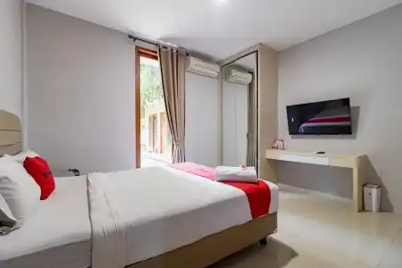 RedDoorz Plus near Cilandak Town Square 2 - 34