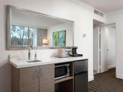 DoubleTree by Hilton San Diego Bayside - 125