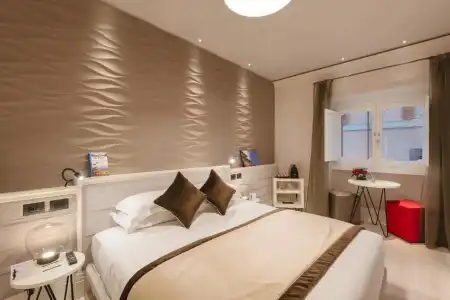 Rhea Silvia Luxury Navona - 24