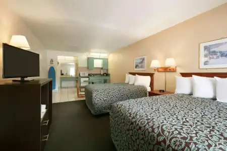 Days Inn by Wyndham Clearwater/Gulf to Bay - 3
