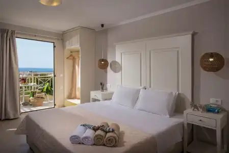 Notos Heights & Suites - 55