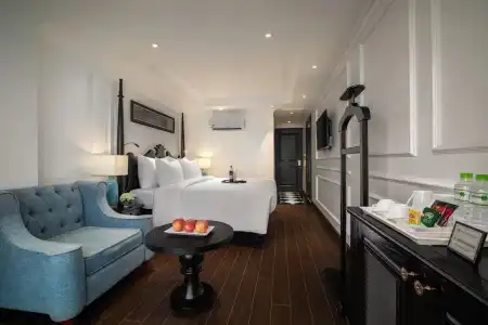 My Gallery Boutique & Spa - 84