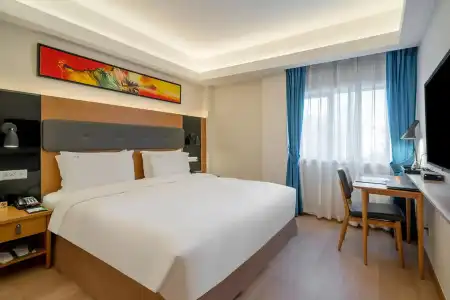 Holiday Inn Shanghai Hongqiao Central by IHG - 2