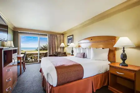 Beachcomber Motel - 2