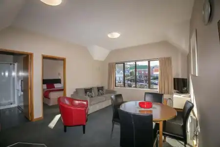 Allan Court Motel - 92