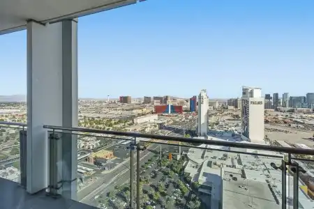 Beautiful Palms Place Suite - 256