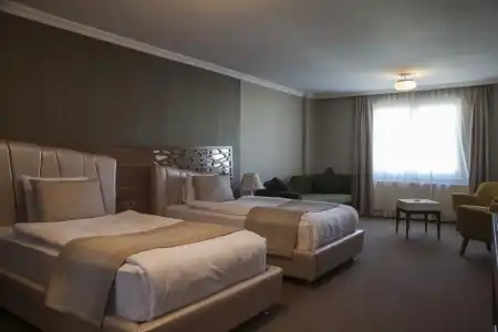 Royal Milano - 4