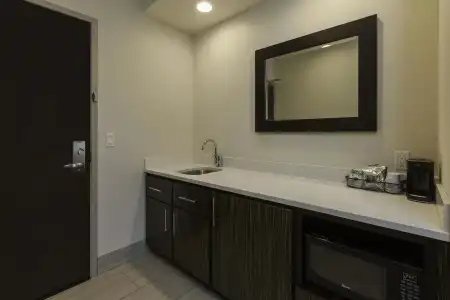Hampton Inn & Suites Bend - 20