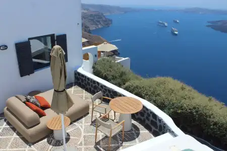 Cocoon Suites - 167