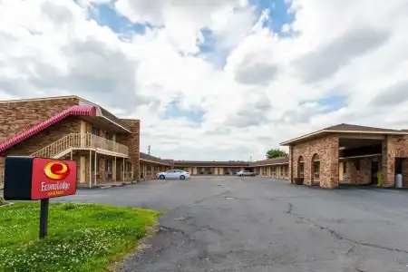 Econo Lodge Inn & Suites Little Rock SW - 15