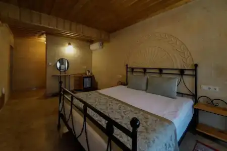 Cratus Stone Palace - 57