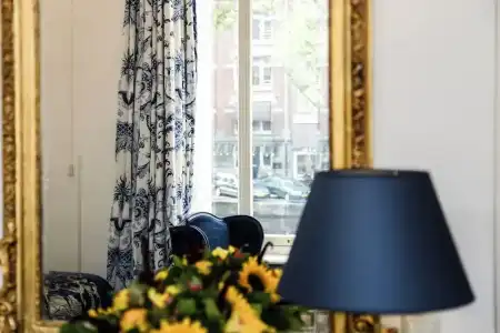 Ambassade - 98