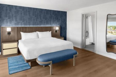 DoubleTree by Hilton South Bend - 75