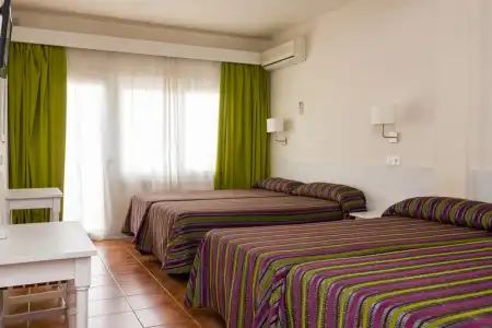 Sol y Miel Hostal - 73