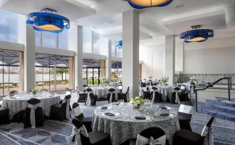 Sheraton Norfolk Waterside - 20