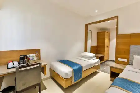 Vbr Grand Inn - 4