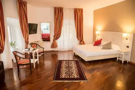 Inn Rome Rooms & Suites - 30