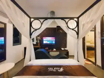 Kha Thy by OYO Rooms - 13