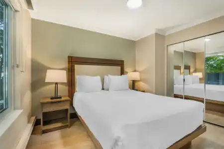 Best Western Plus Burnaby - 36