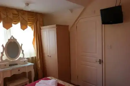 Acorn Guest House - 41