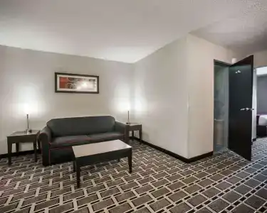 Comfort Suites Nashville Airport - BNA - 14