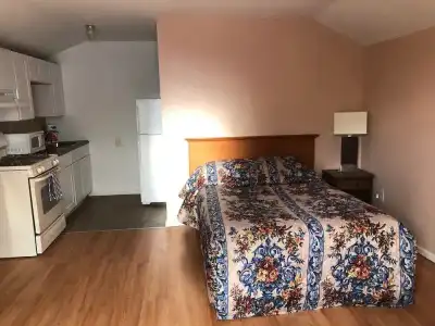 Hillside Motel - 37