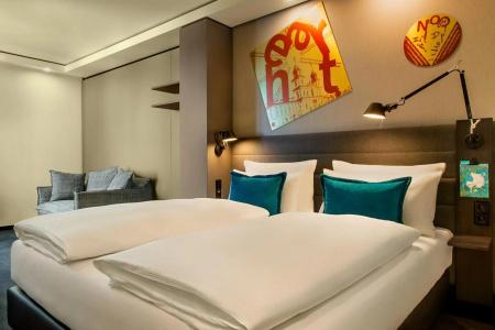Motel One Warsaw - 12