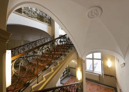 GrandAMBASSADOR National House - 13