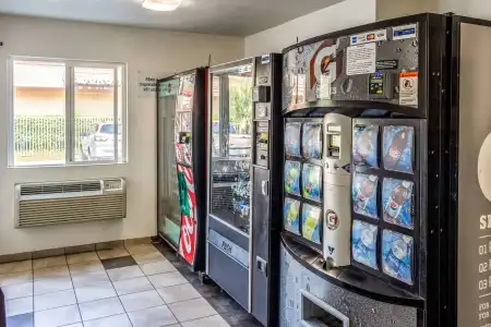 Motel 6 Bakersfield, CA - East - 10