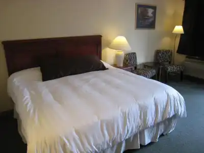 Mary's Motel - 10