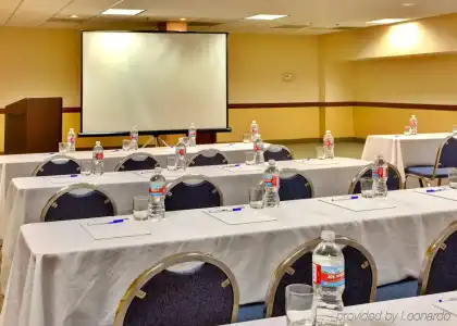 Holiday Inn Express San Diego Downtown by IHG - 16