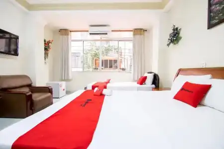 RedDoorz Plus @ Pham Ngu Lao 2 - 24